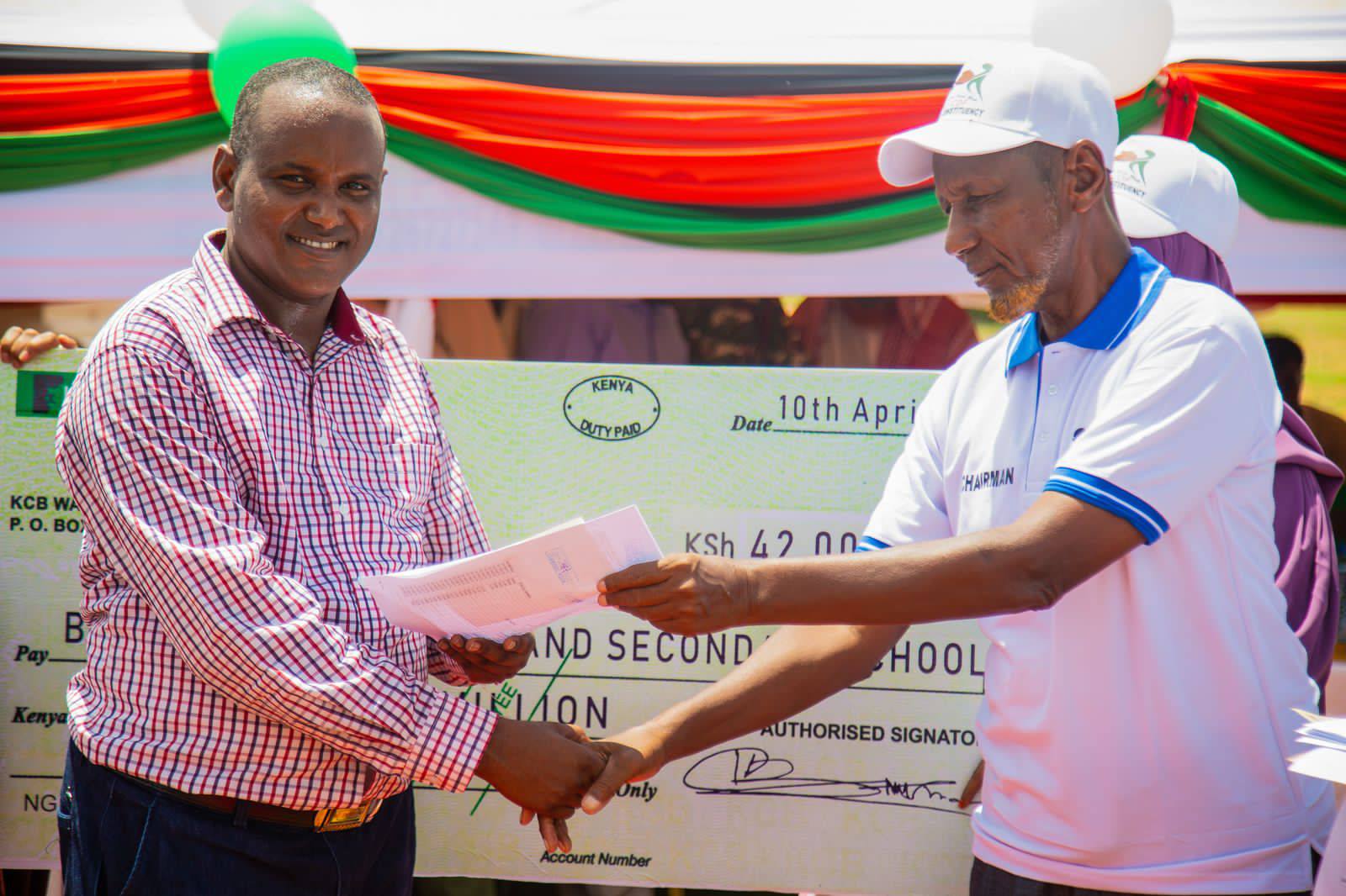 https://tarbaj.ngcdf.go.ke/wp-content/uploads/2025/11/bursary-handover-4-1.jpg